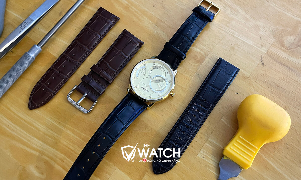 Hướng dẫn vệ sinh dây da đồng hồ đúng cách - The Watch